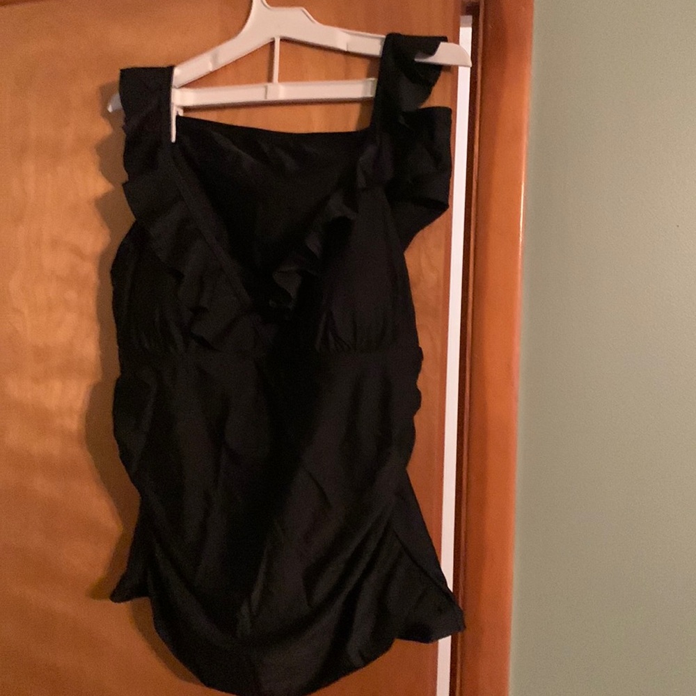 Black tankini with ruffle trim